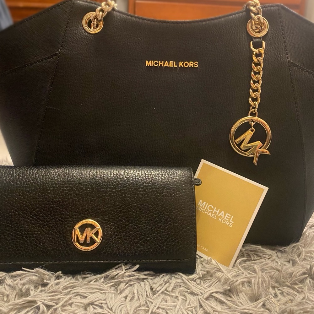 Black Michael Kors shoulder bag